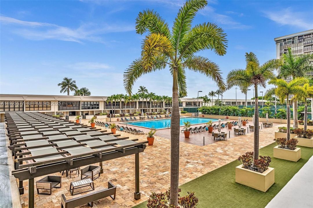 For Sale: $2,500,000 (1 beds, 1 baths, 1064 Square Feet)