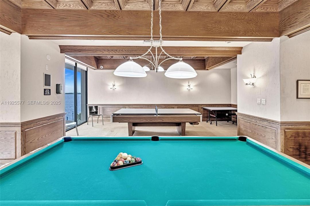 For Sale: $2,500,000 (1 beds, 1 baths, 1064 Square Feet)