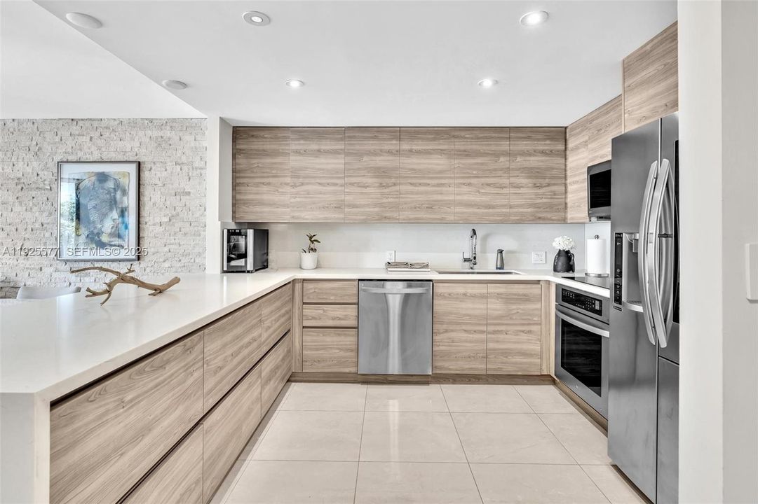 For Sale: $2,500,000 (1 beds, 1 baths, 1064 Square Feet)