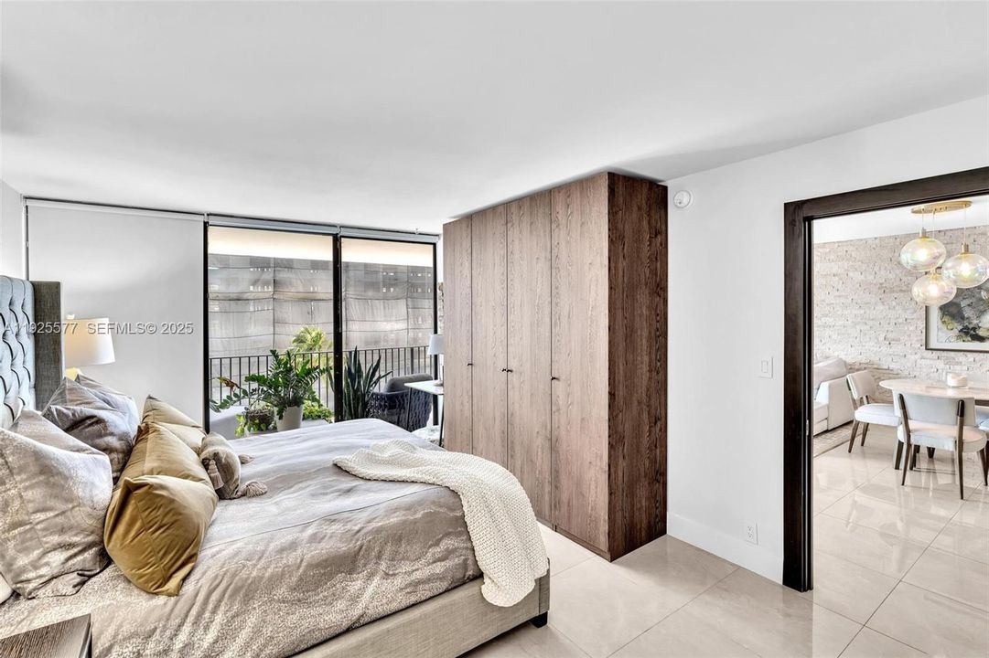 For Sale: $2,500,000 (1 beds, 1 baths, 1064 Square Feet)