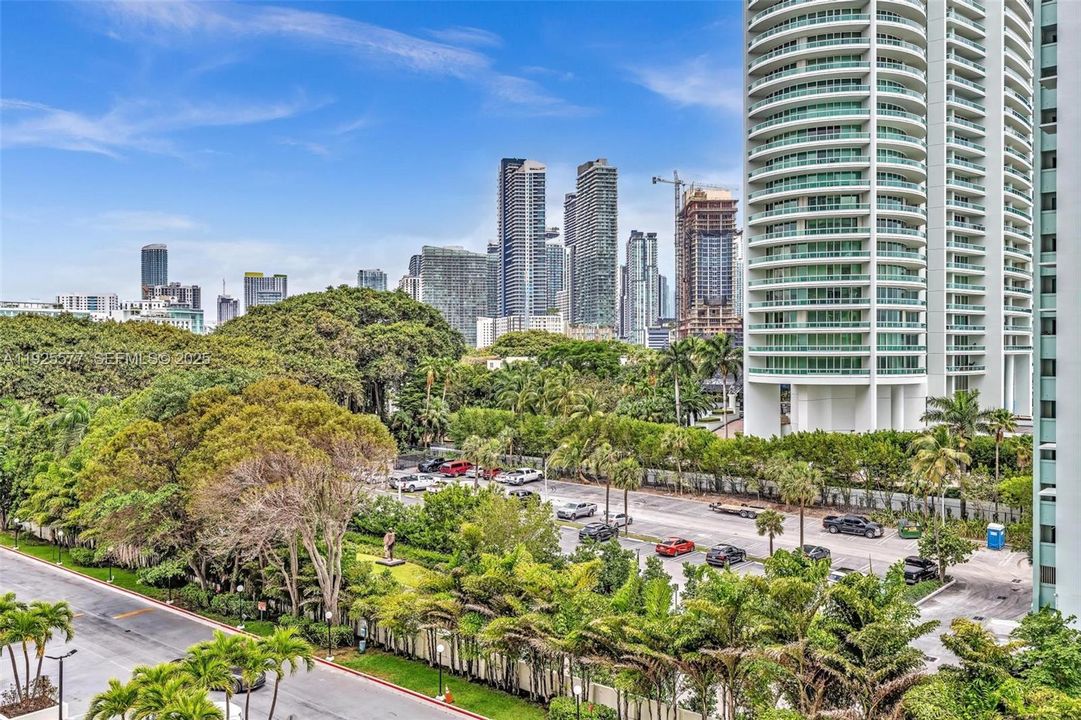 For Sale: $2,500,000 (1 beds, 1 baths, 1064 Square Feet)