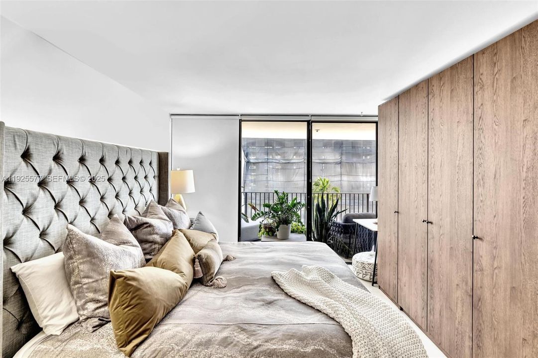 For Sale: $2,500,000 (1 beds, 1 baths, 1064 Square Feet)