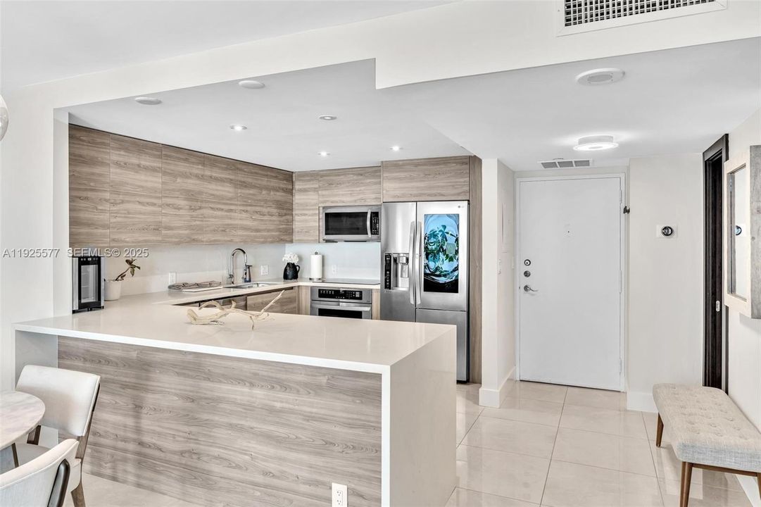 For Sale: $2,500,000 (1 beds, 1 baths, 1064 Square Feet)