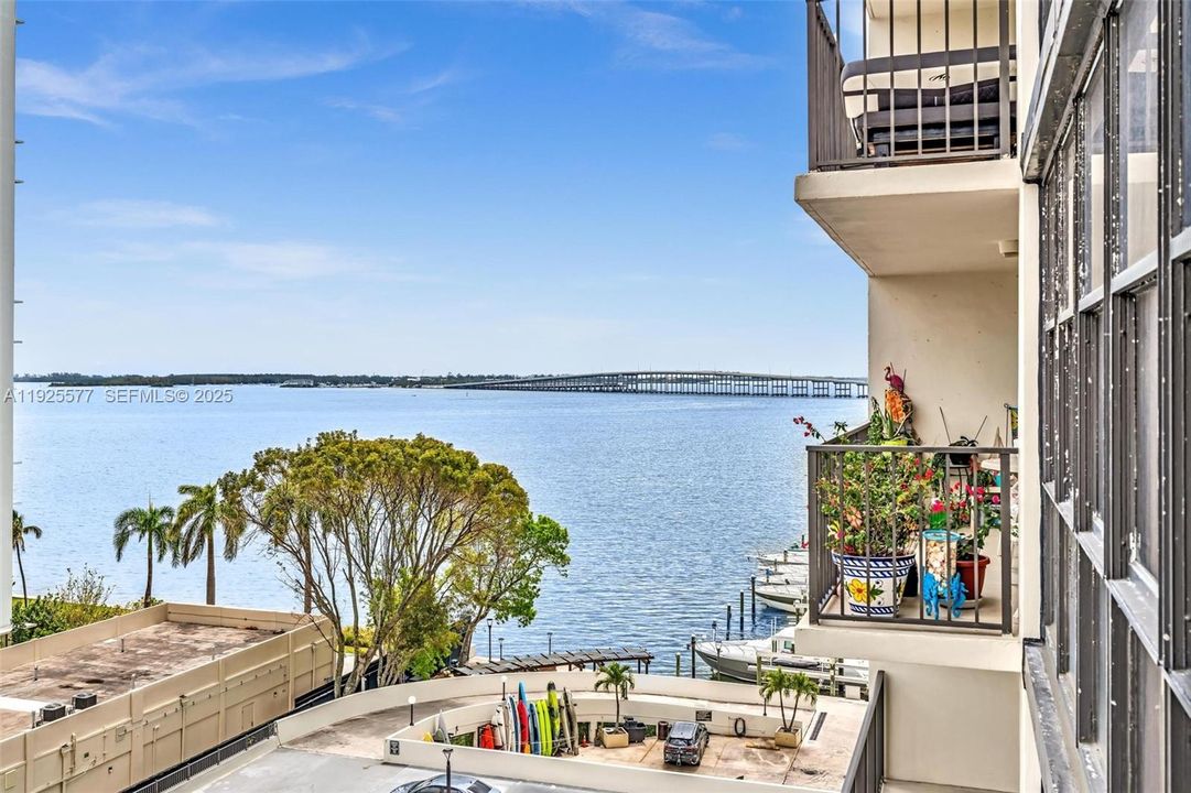 For Sale: $2,500,000 (1 beds, 1 baths, 1064 Square Feet)