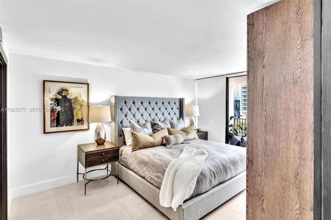 For Sale: $2,500,000 (1 beds, 1 baths, 1064 Square Feet)