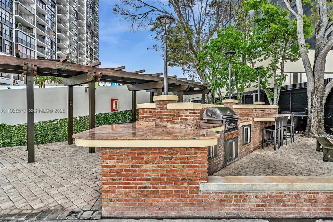 For Sale: $2,500,000 (1 beds, 1 baths, 1064 Square Feet)