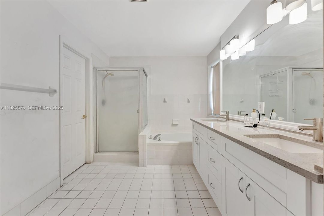 待售: $720,000 (4 贝兹, 2 浴室, 2091 平方英尺)