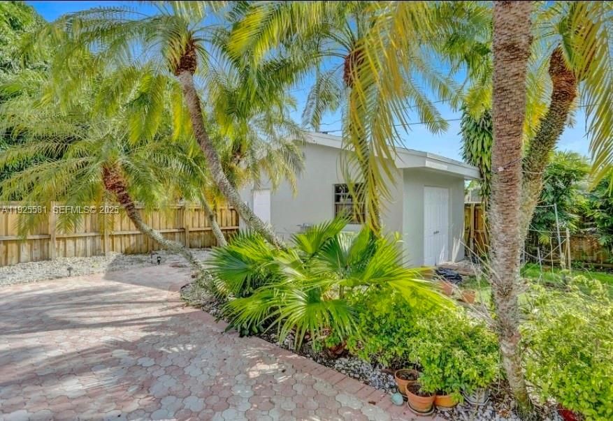 На продажу: $985,000 (3 спален, 2 ванн, 2314 Квадратных фут)