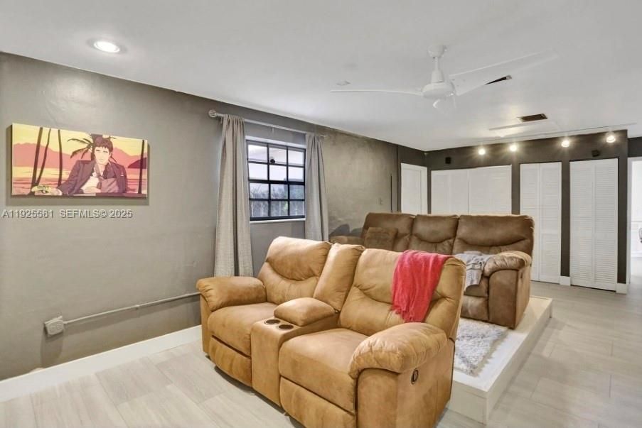 На продажу: $985,000 (3 спален, 2 ванн, 2314 Квадратных фут)