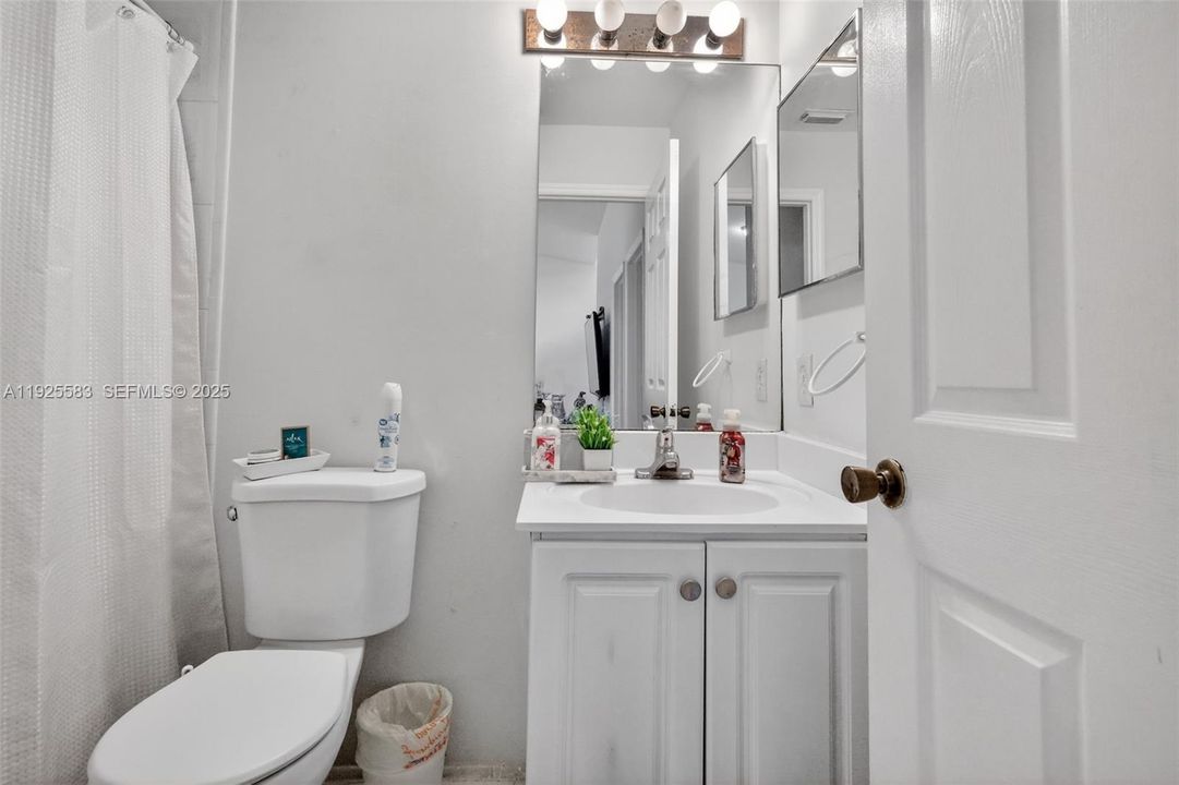 待售: $450,000 (3 贝兹, 2 浴室, 1345 平方英尺)