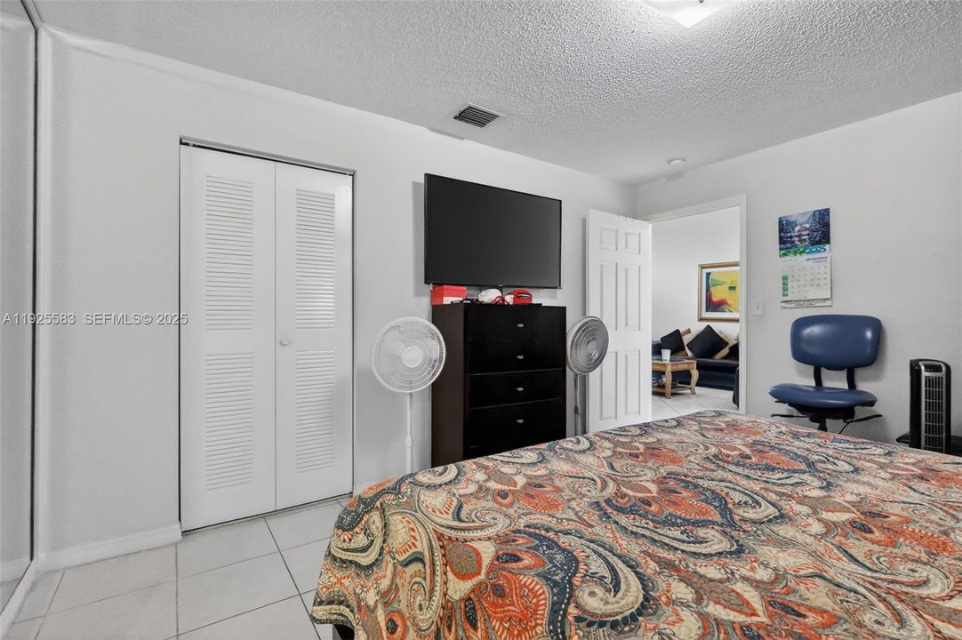 待售: $450,000 (3 贝兹, 2 浴室, 1345 平方英尺)