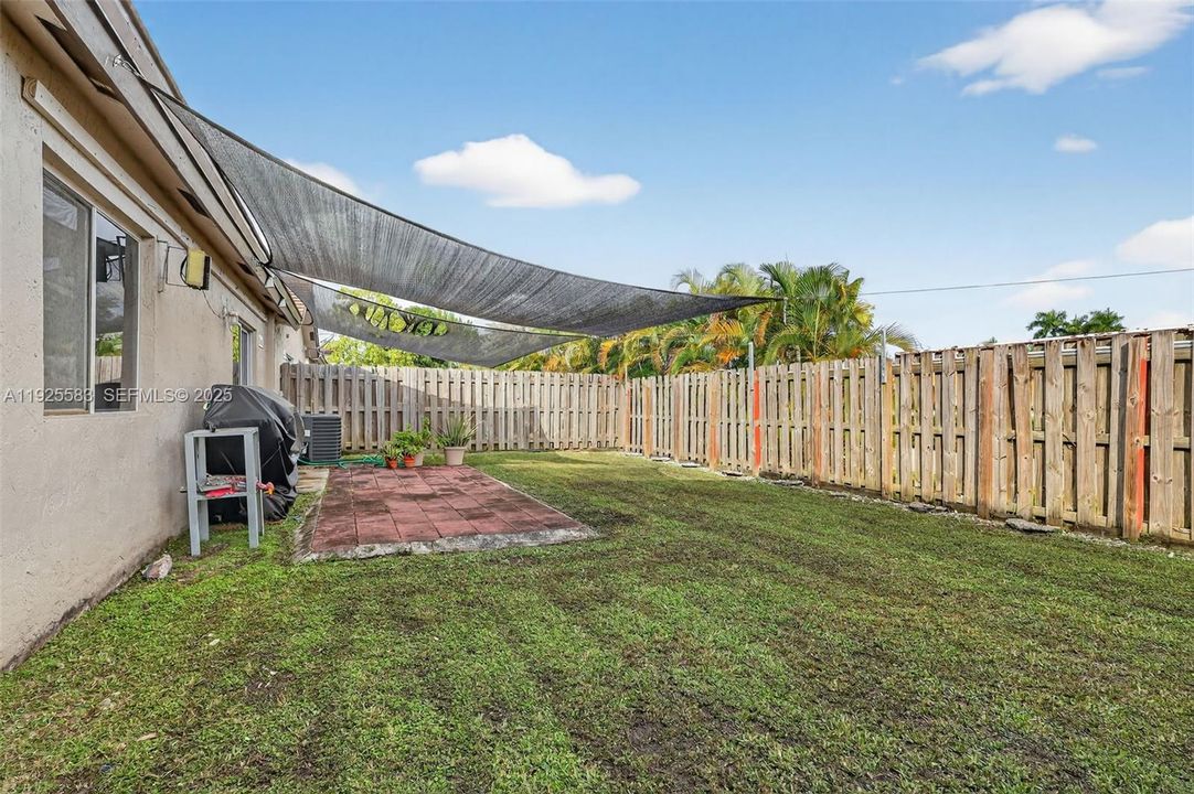 待售: $450,000 (3 贝兹, 2 浴室, 1345 平方英尺)