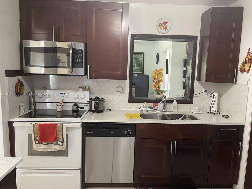 For Sale: $580,448 (4 beds, 3 baths, 1849 Square Feet)