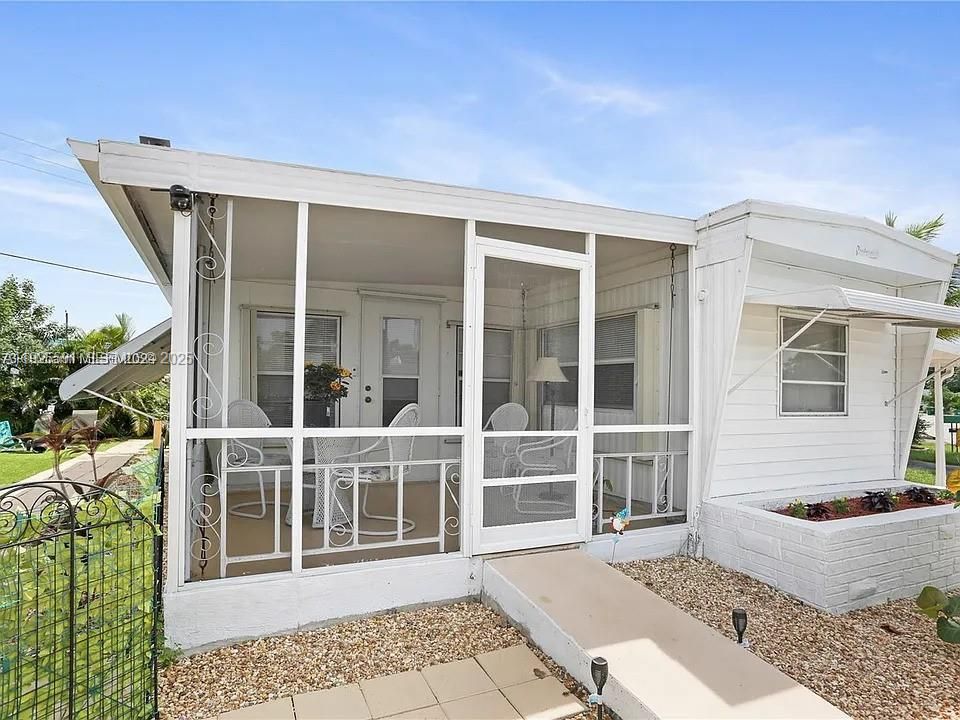 待售: $180,000 (3 贝兹, 2 浴室, 800 平方英尺)