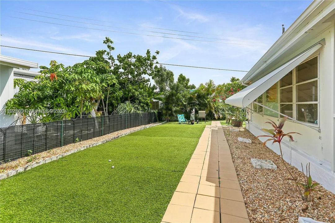 待售: $180,000 (3 贝兹, 2 浴室, 800 平方英尺)