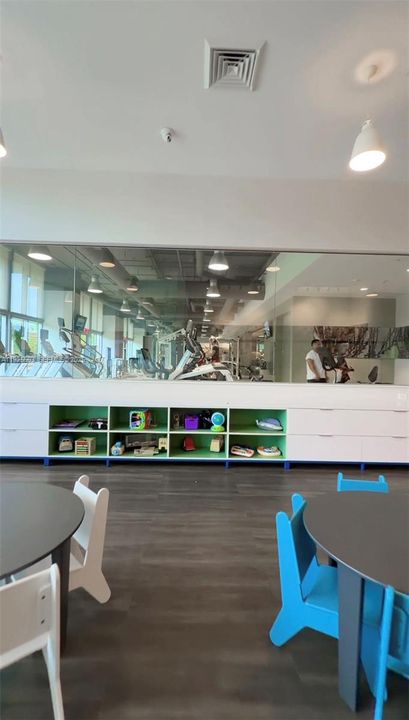 出租: $9,500 (4 贝兹, 4 浴室, 0 平方英尺)