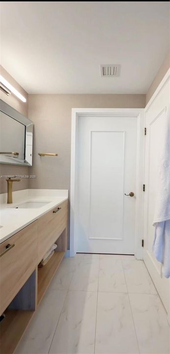 出租: $9,500 (4 贝兹, 4 浴室, 0 平方英尺)