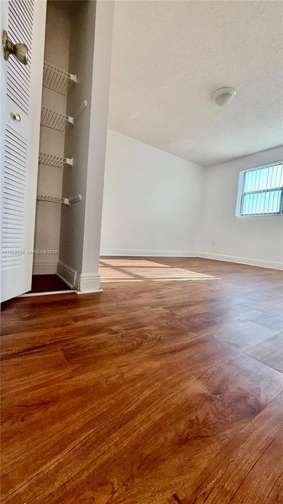 For Rent: $2,400 (3 beds, 2 baths, 1216 Square Feet)