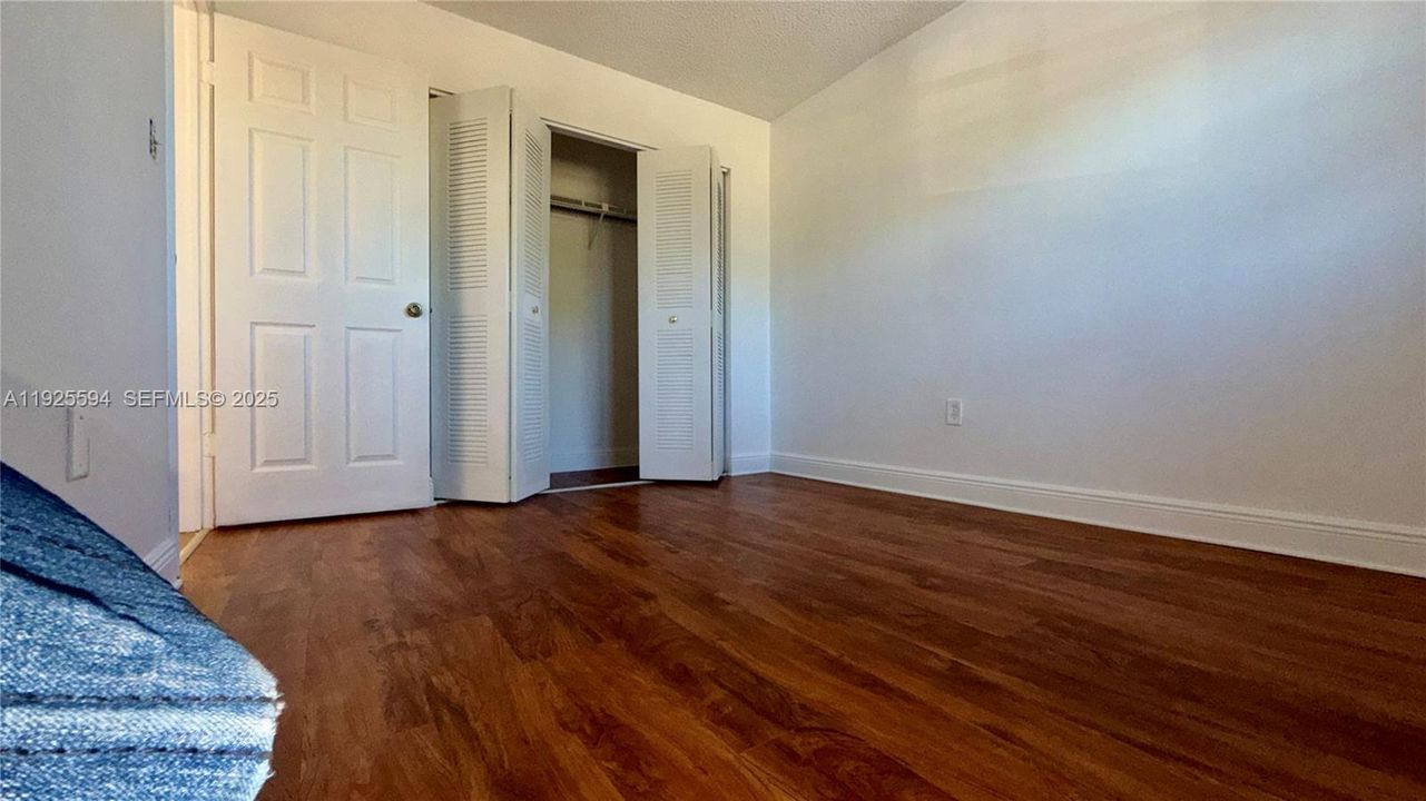 For Rent: $2,400 (3 beds, 2 baths, 1216 Square Feet)