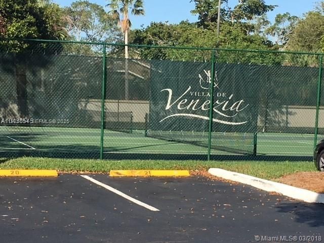 For Rent: $2,400 (3 beds, 2 baths, 1216 Square Feet)