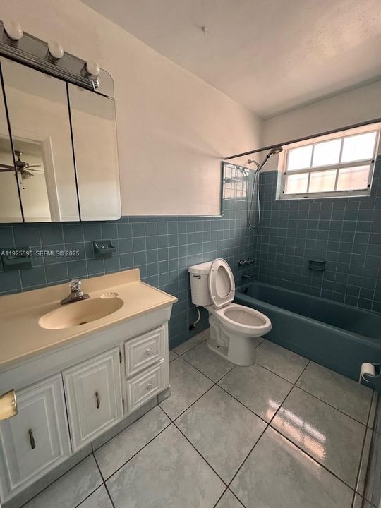 For Rent: $3,000 (3 beds, 2 baths, 2480 Square Feet)