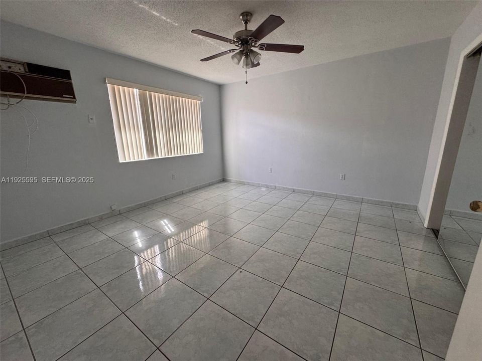 For Rent: $3,000 (3 beds, 2 baths, 2480 Square Feet)