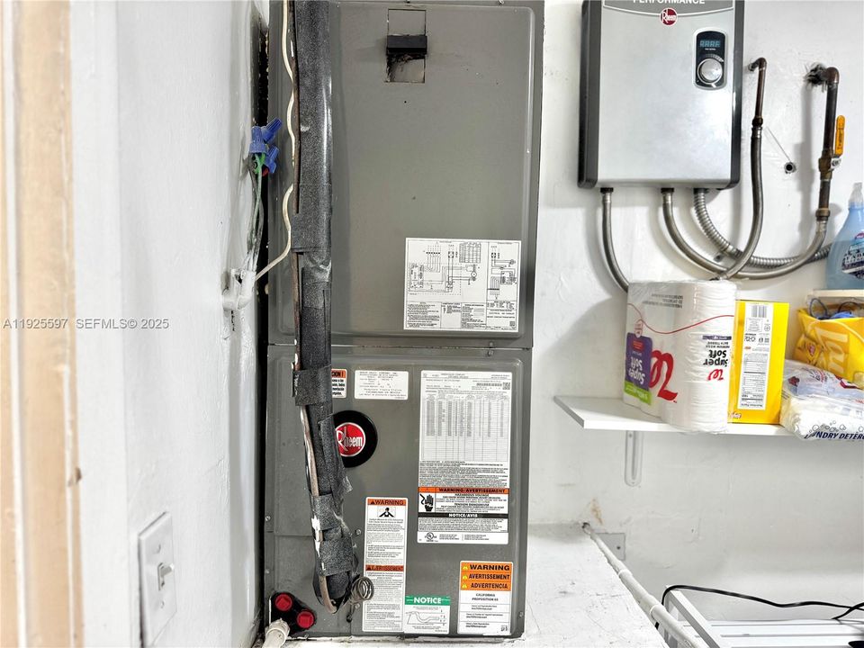 For Sale: $448,900 (3 beds, 1 baths, 1050 Square Feet)