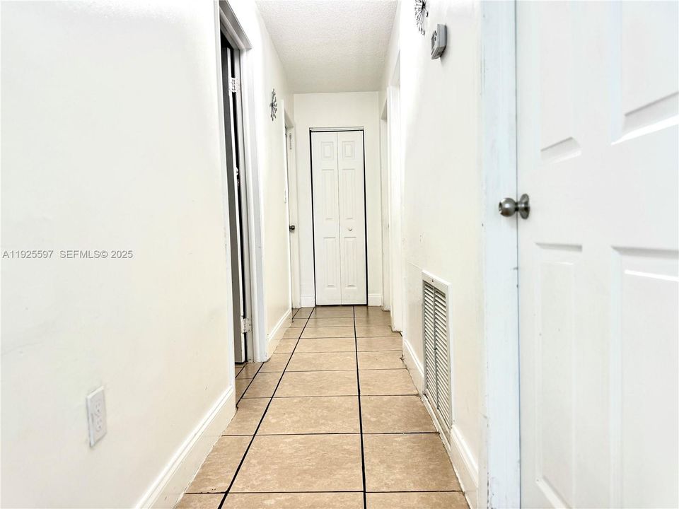 For Sale: $448,900 (3 beds, 1 baths, 1050 Square Feet)