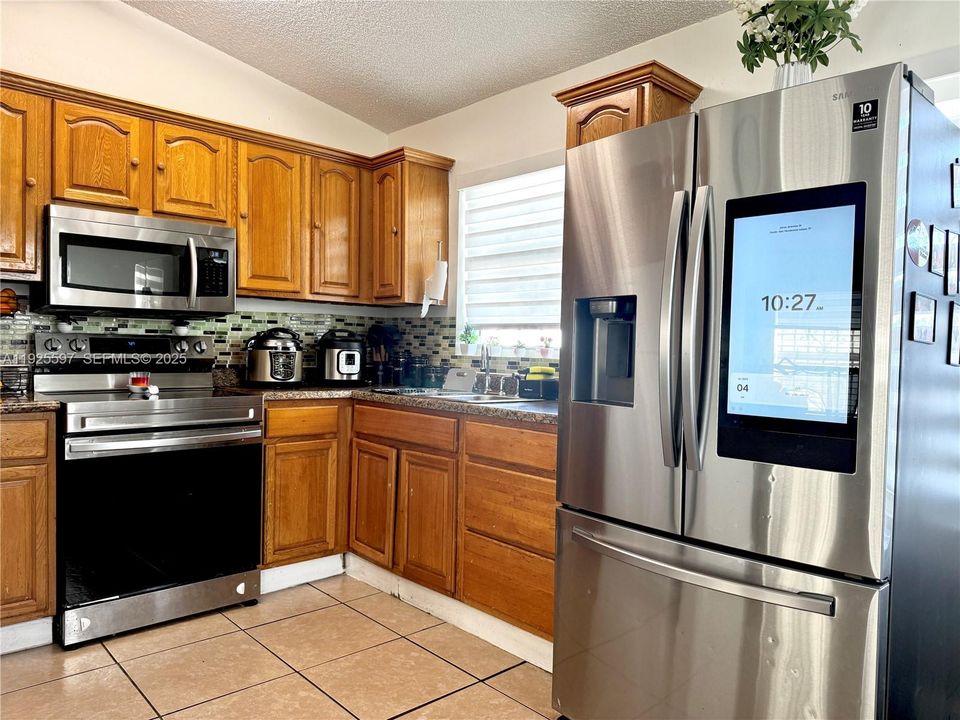 For Sale: $448,900 (3 beds, 1 baths, 1050 Square Feet)