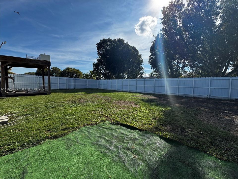 For Sale: $448,900 (3 beds, 1 baths, 1050 Square Feet)