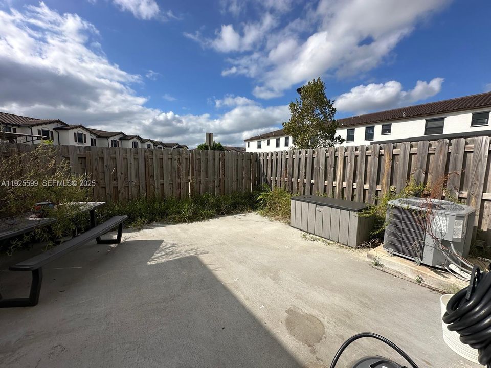 На продажу: $467,000 (3 спален, 2 ванн, 1694 Квадратных фут)