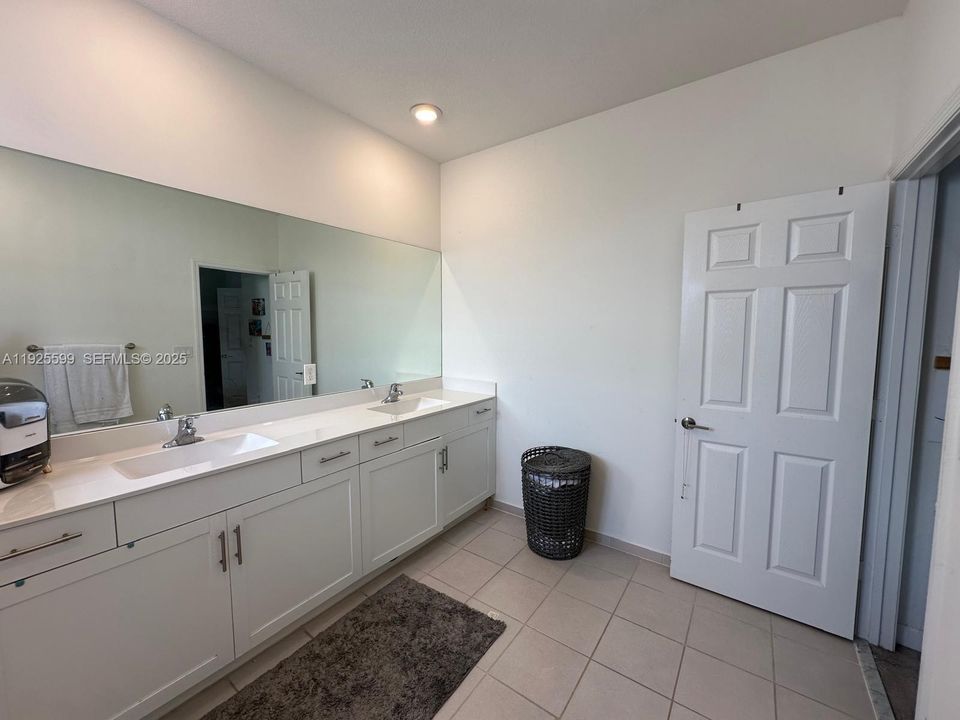 На продажу: $467,000 (3 спален, 2 ванн, 1694 Квадратных фут)