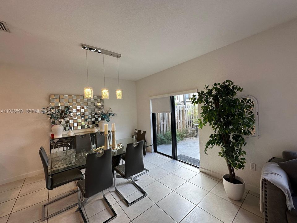 На продажу: $467,000 (3 спален, 2 ванн, 1694 Квадратных фут)