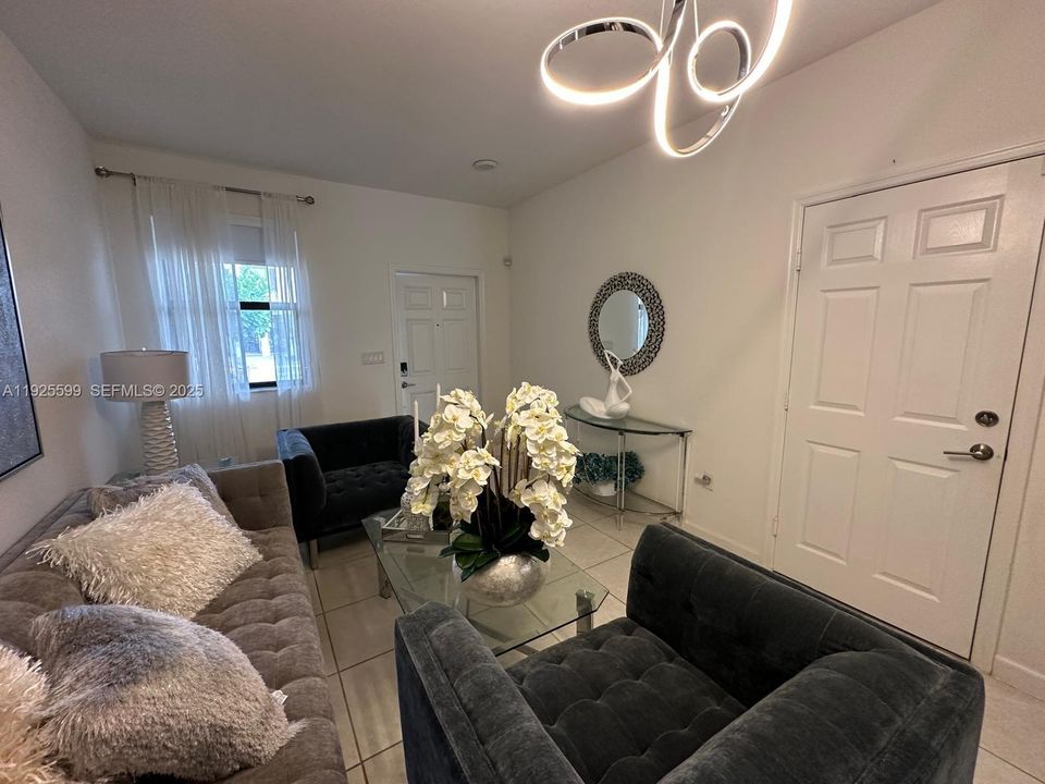 На продажу: $467,000 (3 спален, 2 ванн, 1694 Квадратных фут)