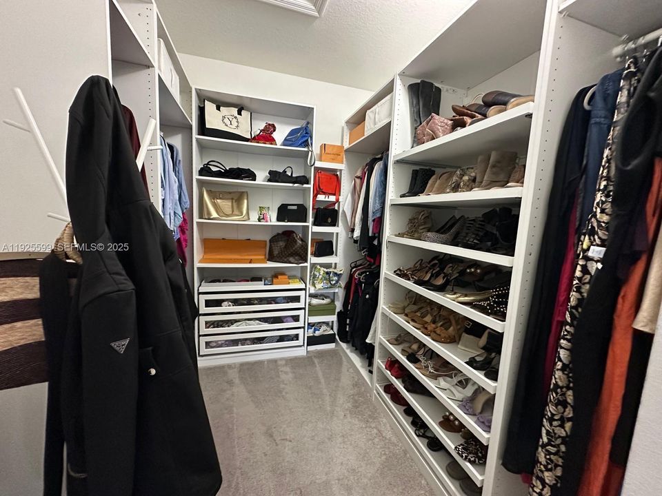 На продажу: $467,000 (3 спален, 2 ванн, 1694 Квадратных фут)