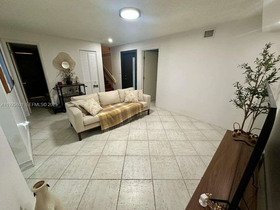 待售: $491,990 (3 贝兹, 2 浴室, 1378 平方英尺)