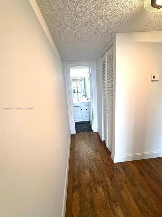 En Venta: $218,000 (1 camas, 1 baños, 915 Pies cuadrados)