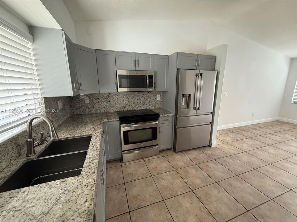 En Renta: $4,500 (4 camas, 2 baños, 1848 Pies cuadrados)