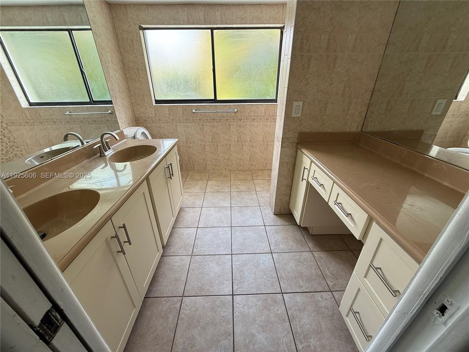 En Renta: $4,500 (4 camas, 2 baños, 1848 Pies cuadrados)