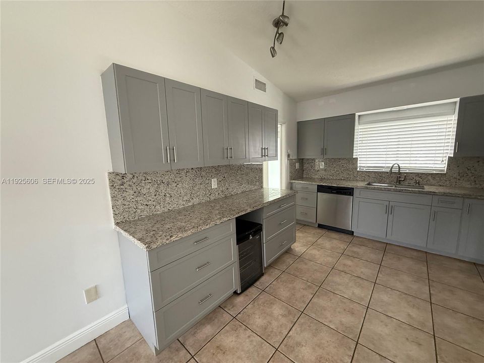 En Renta: $4,500 (4 camas, 2 baños, 1848 Pies cuadrados)