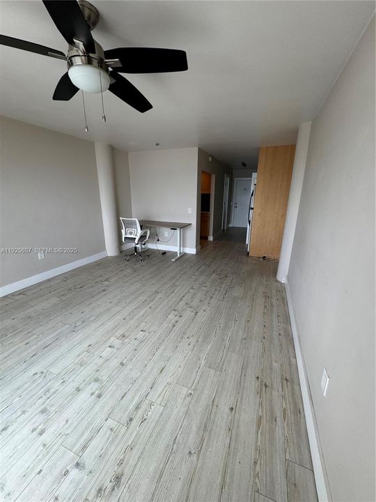 For Rent: $1,800 (0 beds, 1 baths, 443 Square Feet)