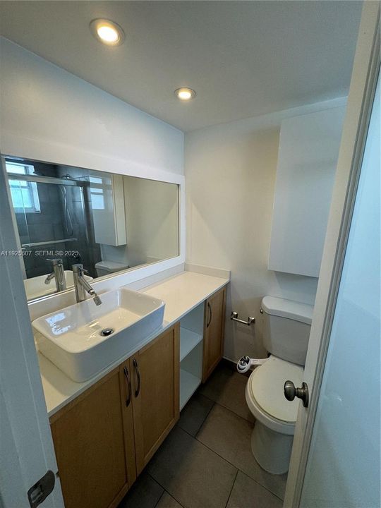 For Rent: $1,800 (0 beds, 1 baths, 443 Square Feet)