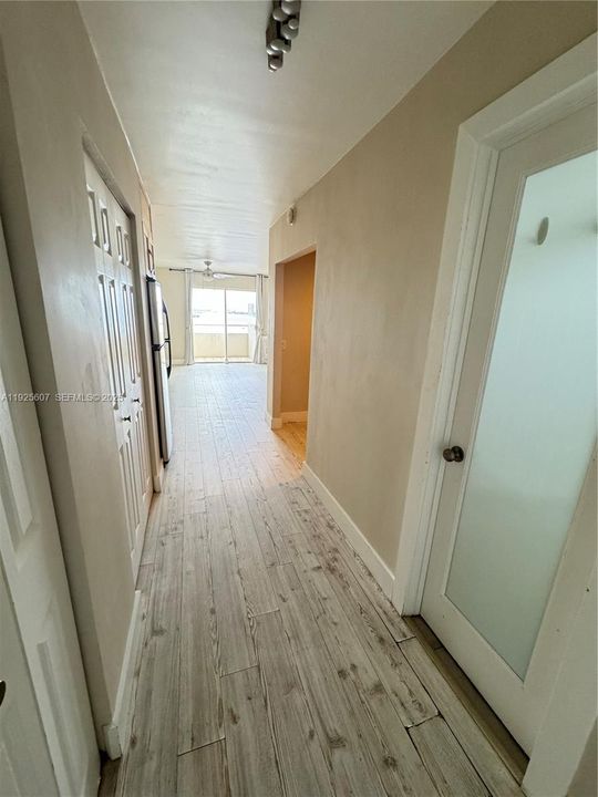 For Rent: $1,800 (0 beds, 1 baths, 443 Square Feet)