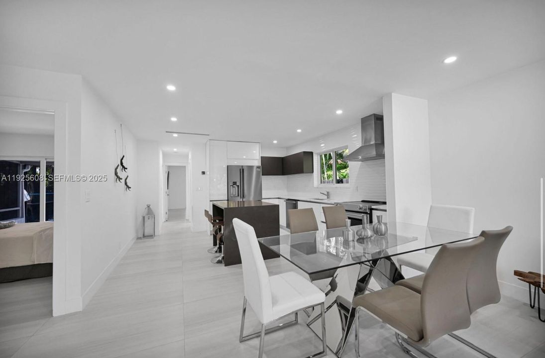 На продажу: $748,000 (3 спален, 2 ванн, 1332 Квадратных фут)