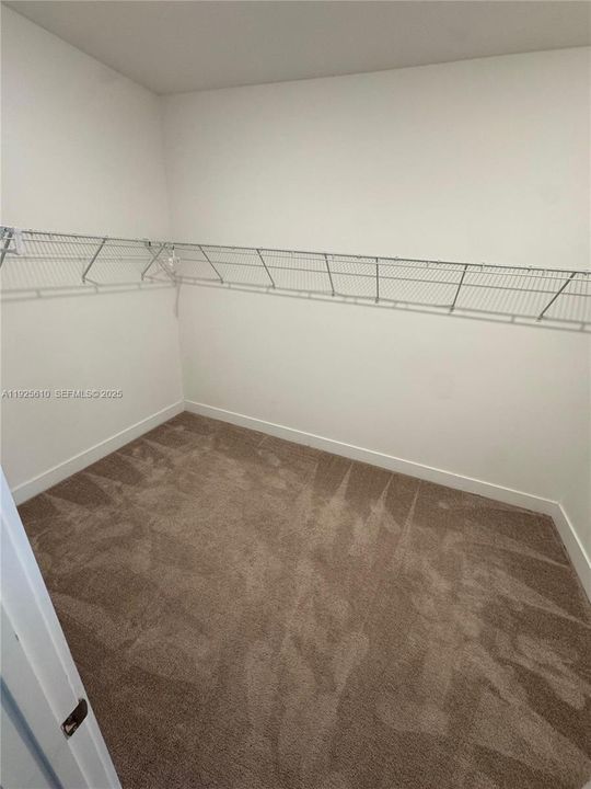 出租: $6,600 (5 贝兹, 5 浴室, 3381 平方英尺)