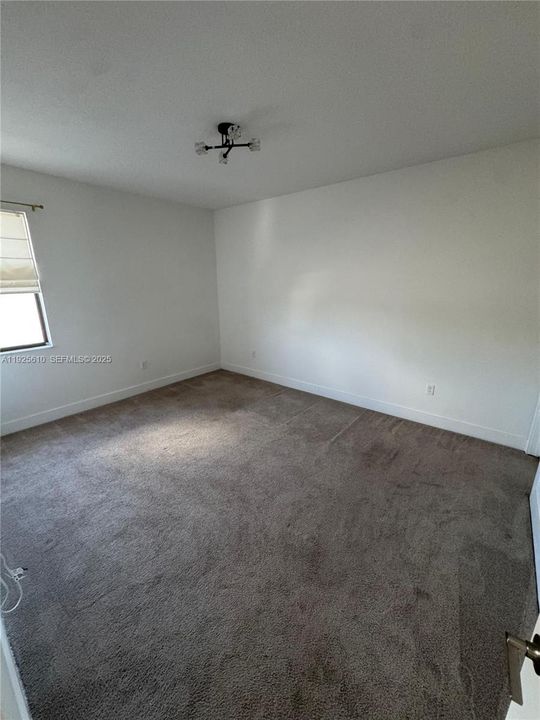 出租: $6,600 (5 贝兹, 5 浴室, 3381 平方英尺)