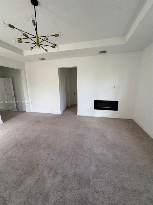 出租: $6,600 (5 贝兹, 5 浴室, 3381 平方英尺)