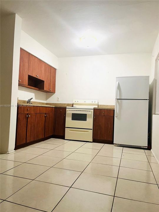 For Rent: $1,425 (1 beds, 1 baths, 650 Square Feet)
