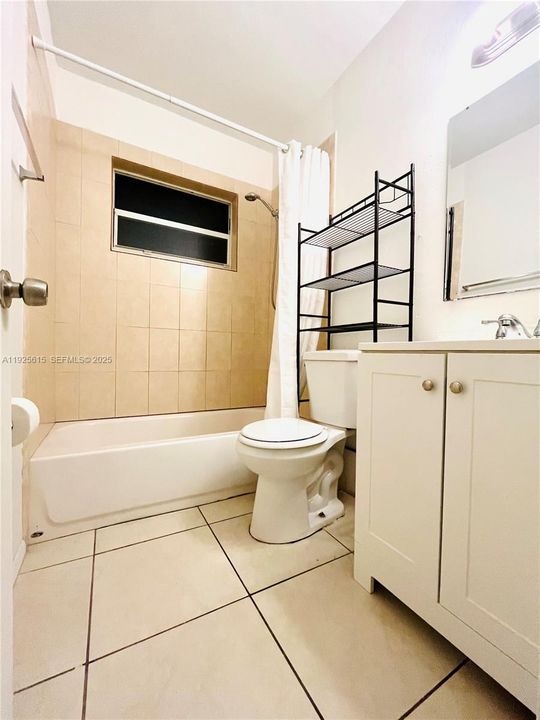 For Rent: $1,425 (1 beds, 1 baths, 650 Square Feet)
