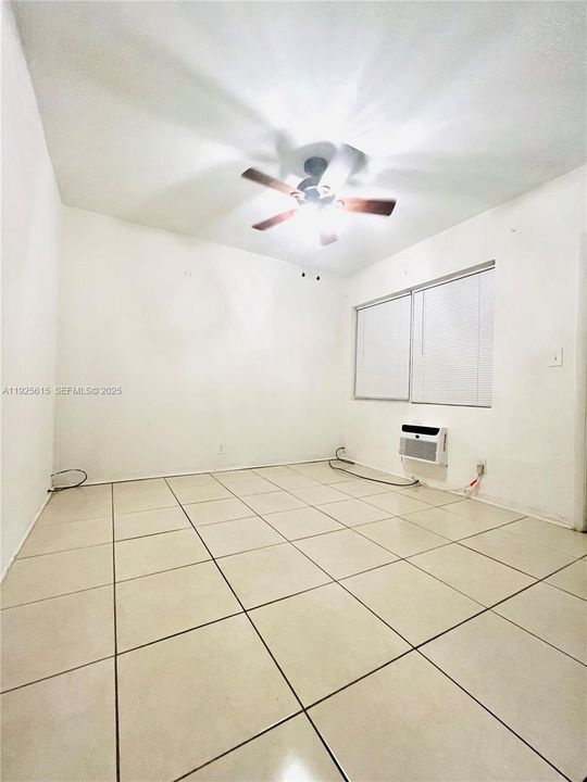For Rent: $1,425 (1 beds, 1 baths, 650 Square Feet)